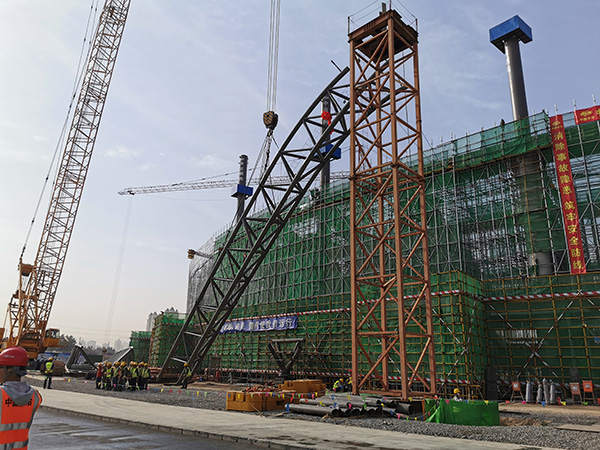 17-蘭州奧體中心項目體育場罩棚鋼結(jié)構(gòu)完成首吊.jpg 17-蘭州奧體中心項目體育場罩棚鋼結(jié)構(gòu)完成首吊.jpg